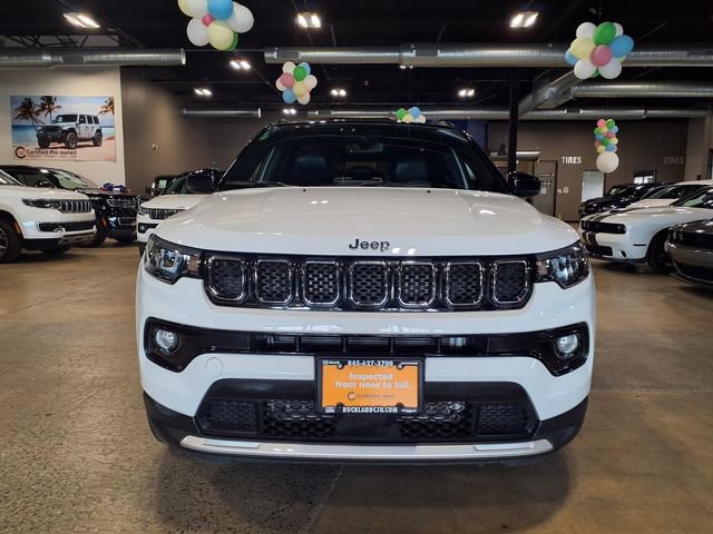 Used 2023 Jeep Compass Limited AWD/4WD image 3