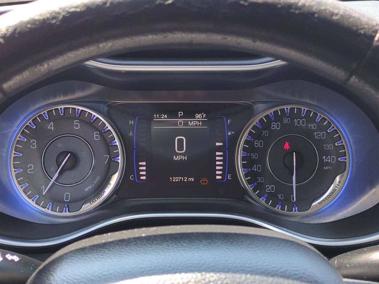 Used 2015 Chrysler 200 Limited FWD image 18
