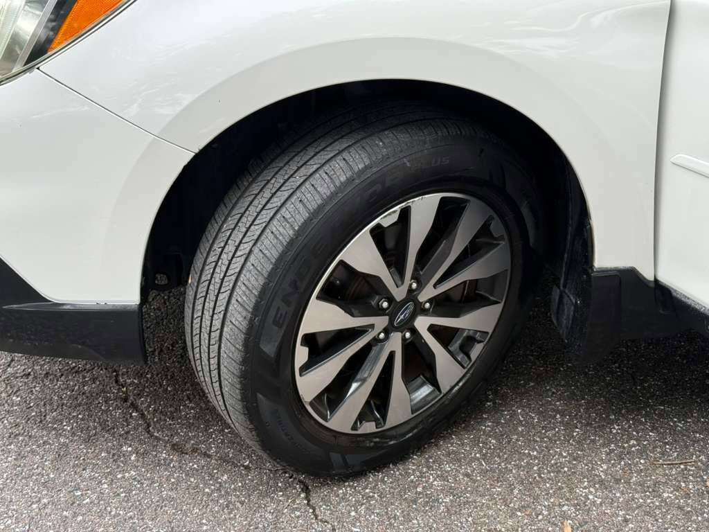 Used 2015 Subaru Outback 2.5i Limited AWD/4WD image 6