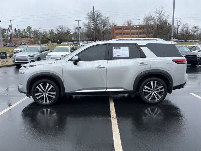 Used 2024 Nissan Pathfinder Platinum image 6