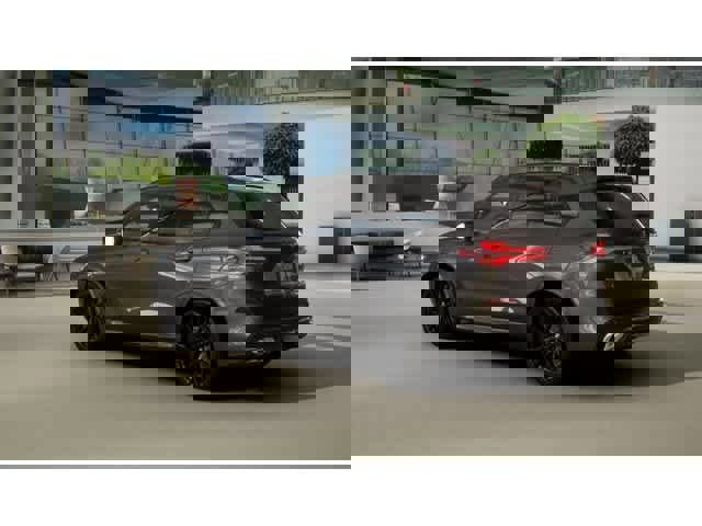 New 2026 BMW X5 M60i image 2