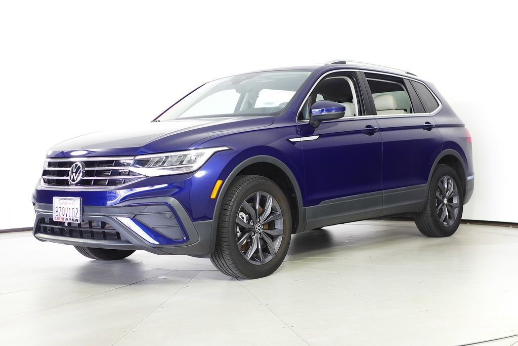 Used 2022 Volkswagen Tiguan SE image 2