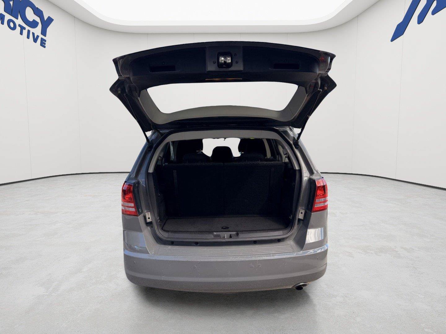 Used 2020 Dodge Journey SE w/ SE Popular Equipment Group FWD image 4