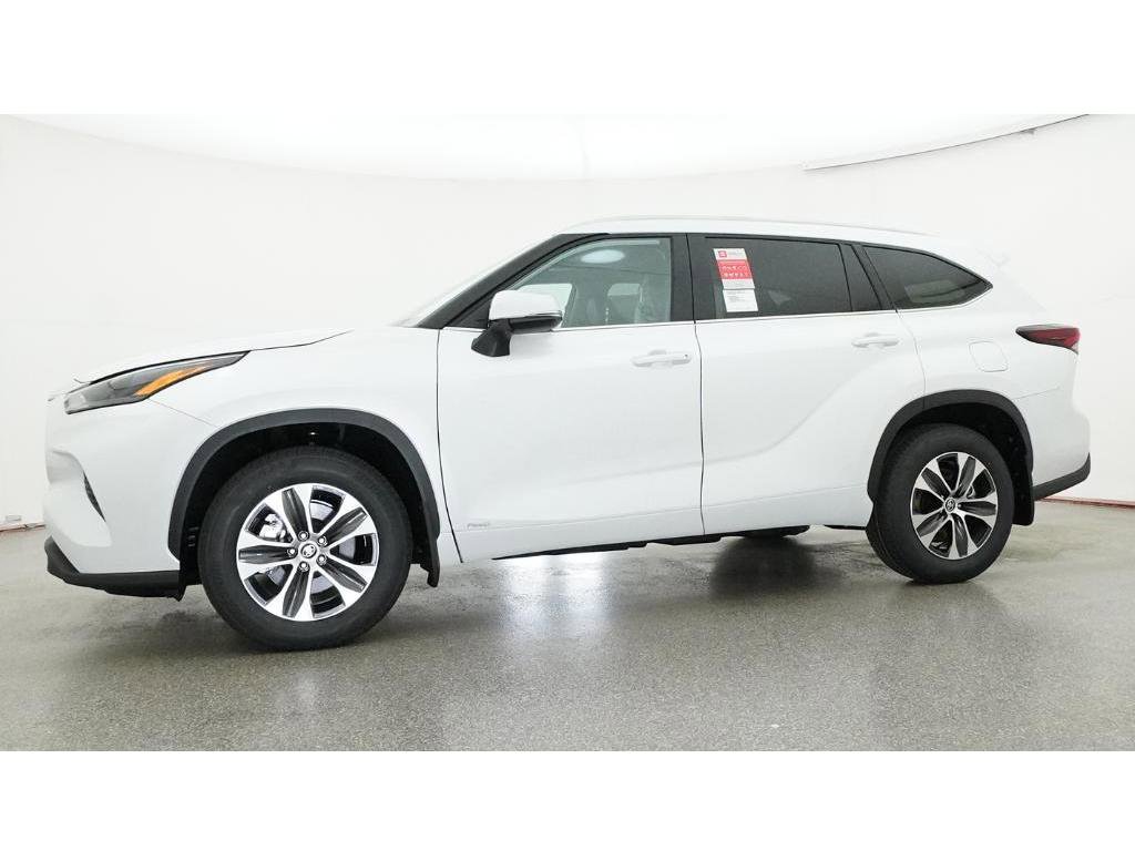 New 2026 Toyota Highlander XLE image 18
