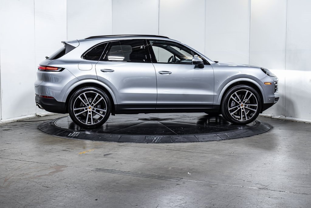Certified 2025 Porsche Cayenne image 8