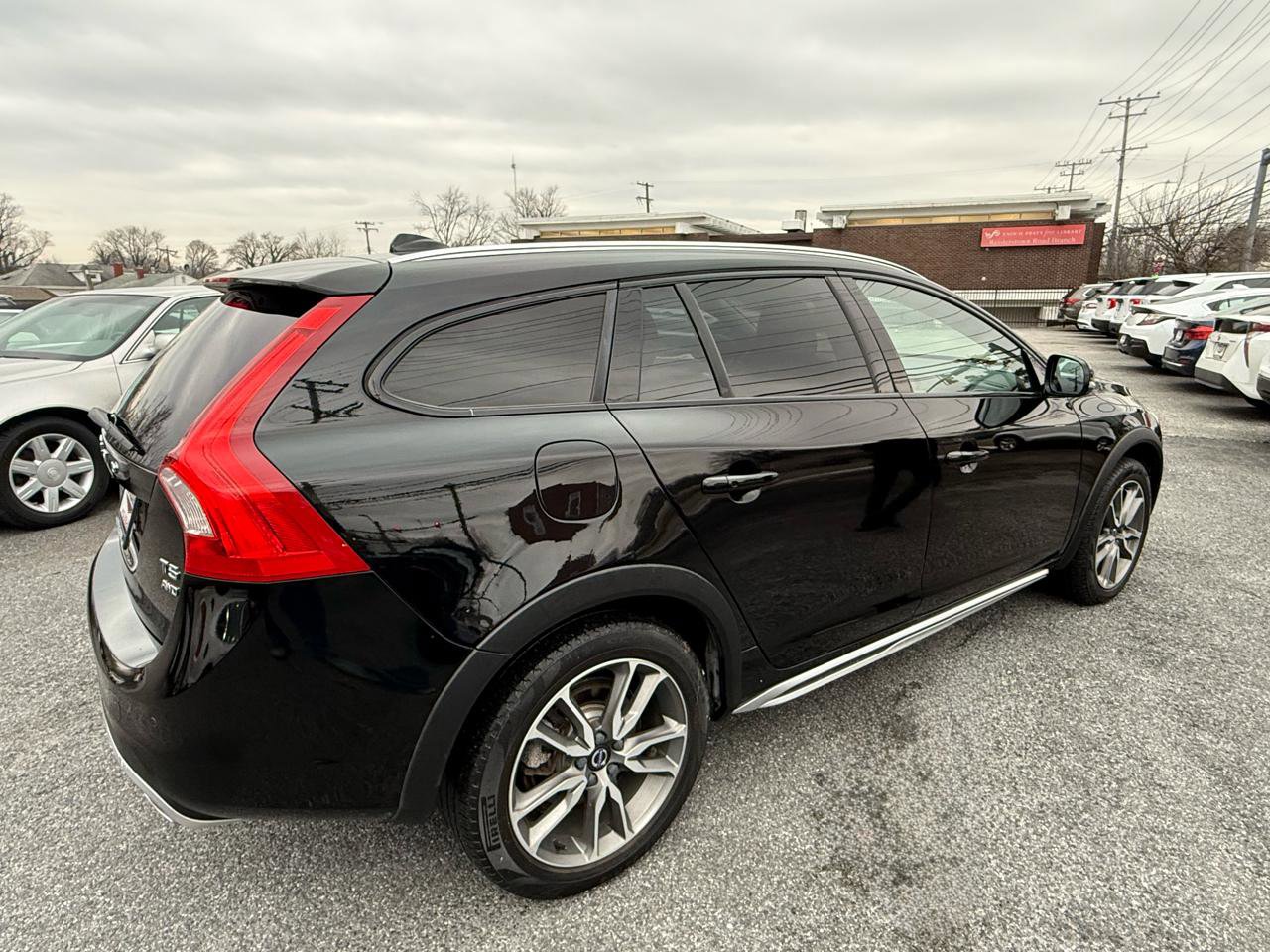 Used 2018 Volvo V60 T5 Cross Country w/ Convenience Package image 12
