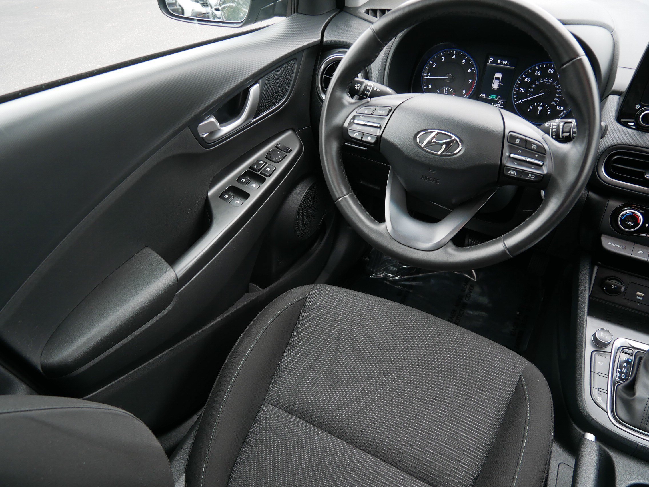 Used 2023 Hyundai Kona SEL w/ Convenience Package FWD image 9