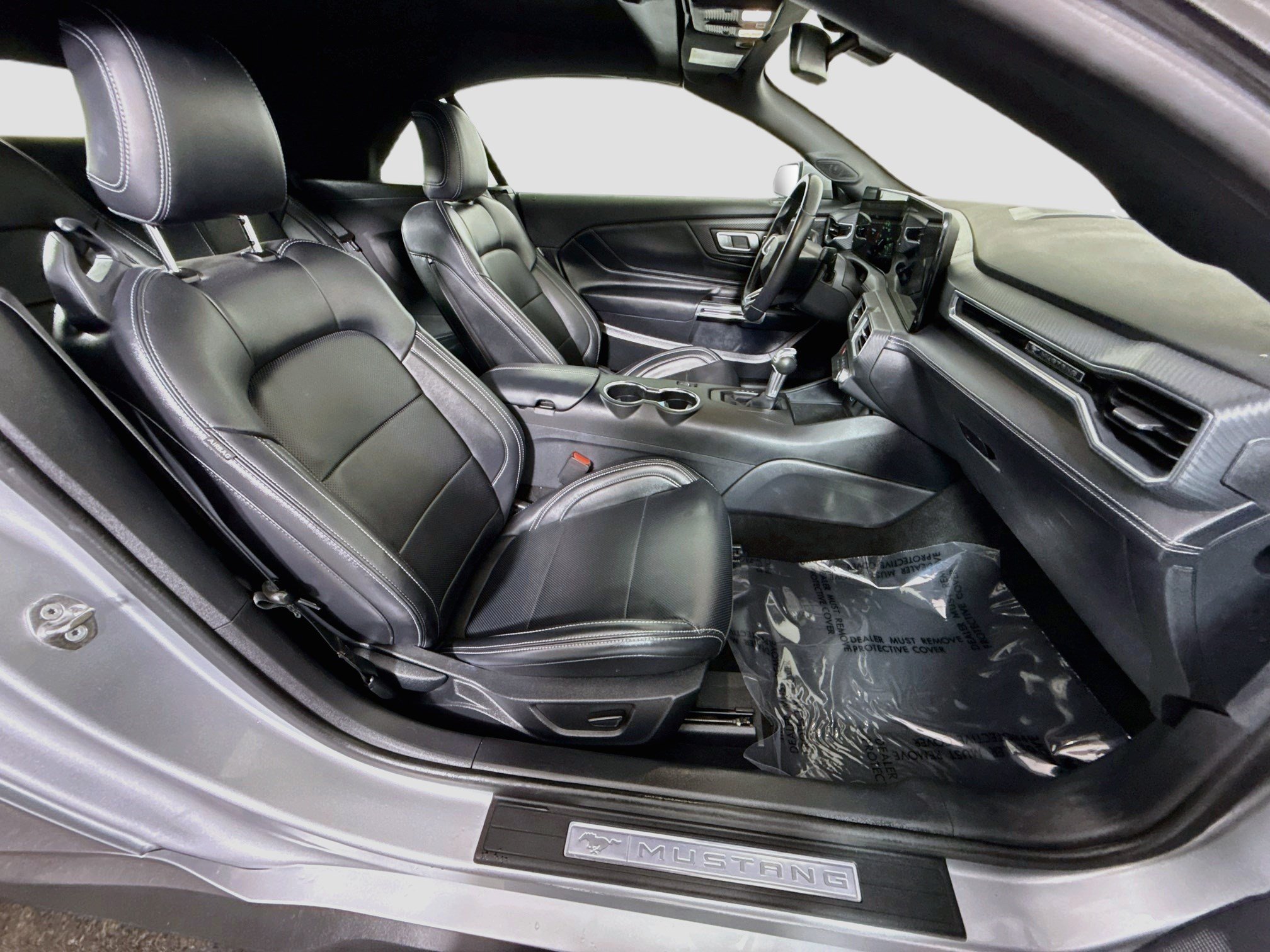 Used 2025 Ford Mustang Premium RWD image 27