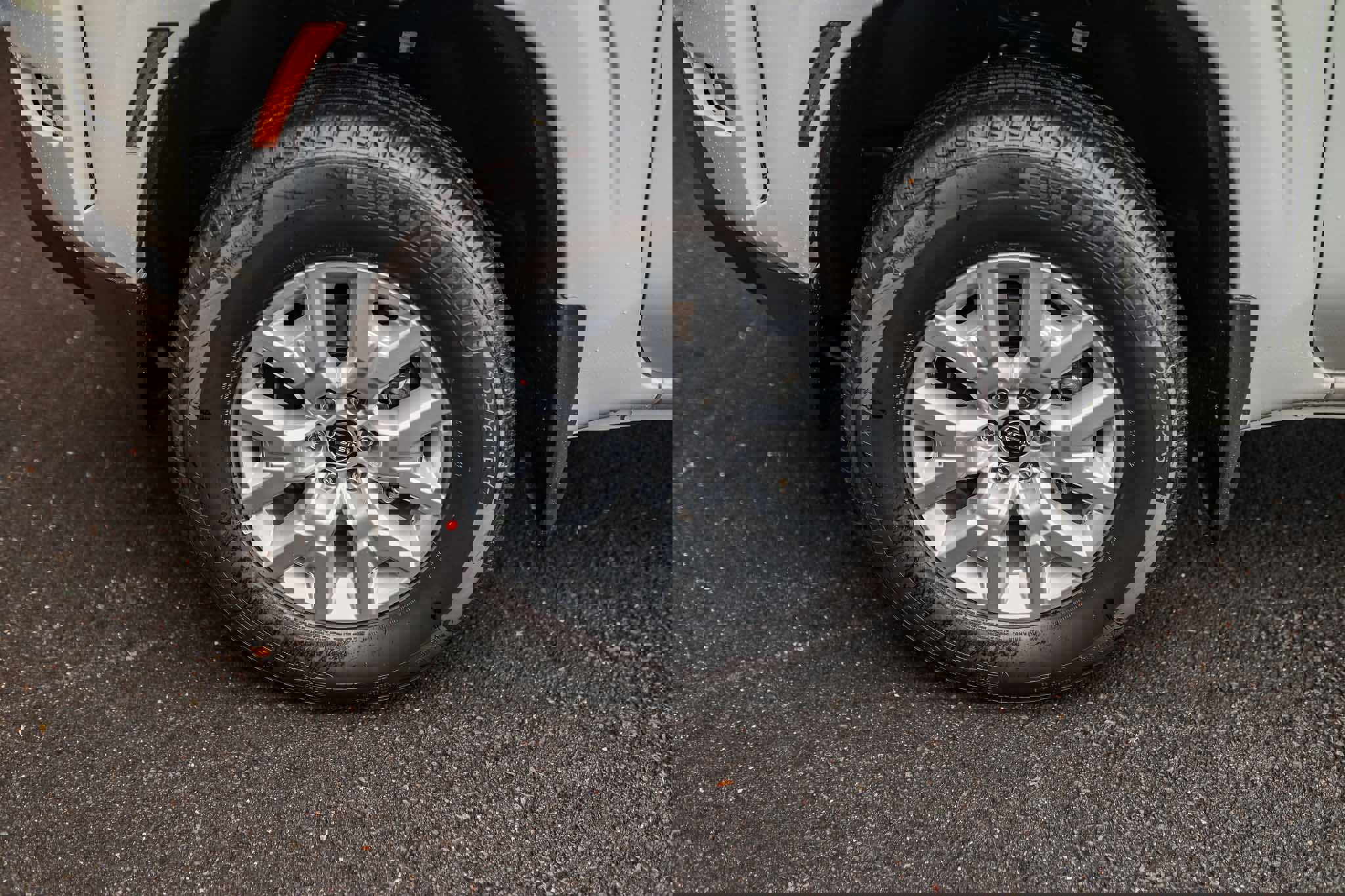 New 2024 Nissan Frontier SV w/ SV Convenience Package image 7
