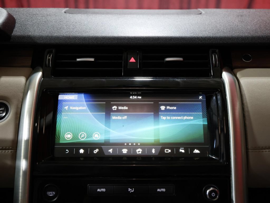 Used 2018 Land Rover Discovery HSE AWD/4WD image 18