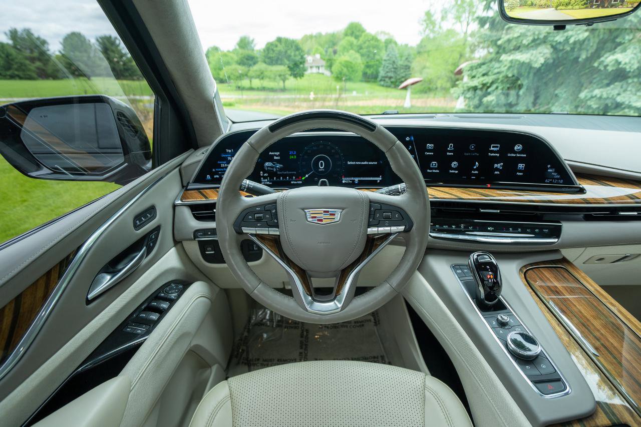 Used 2023 Cadillac Escalade ESV Sport Platinum AWD/4WD image 15