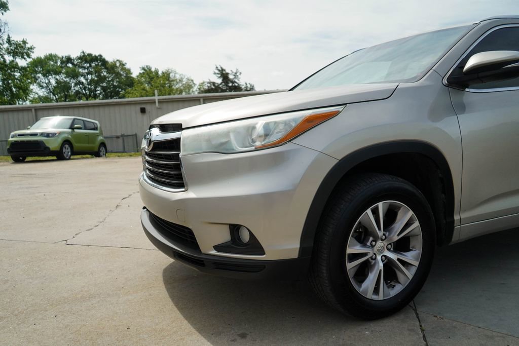 Used 2015 Toyota Highlander XLE image 11