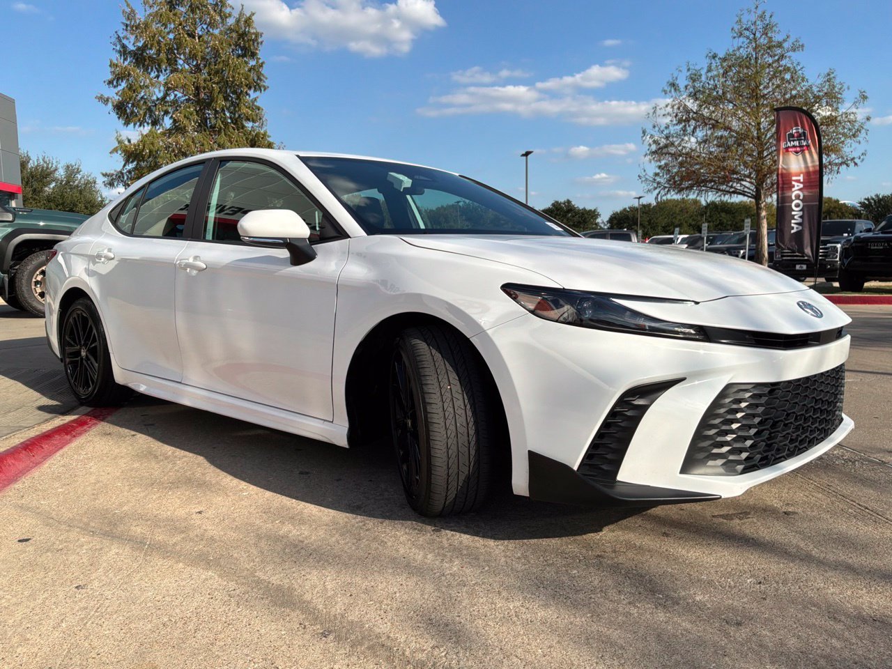 Used 2026 Toyota Camry SE FWD image 4