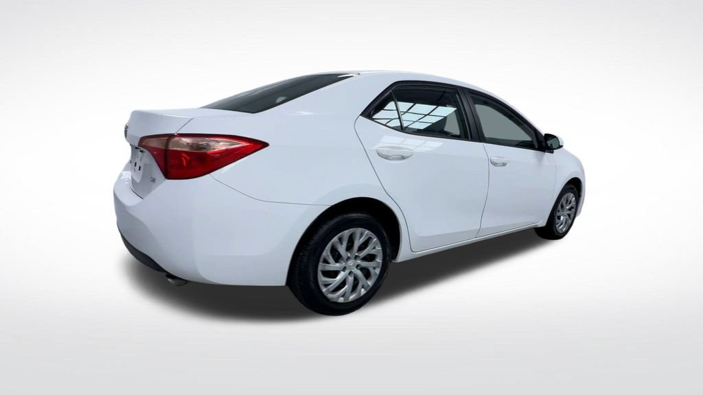 Used 2017 Toyota Corolla LE w/ Carpet Mat Package (TMS) FWD image 8