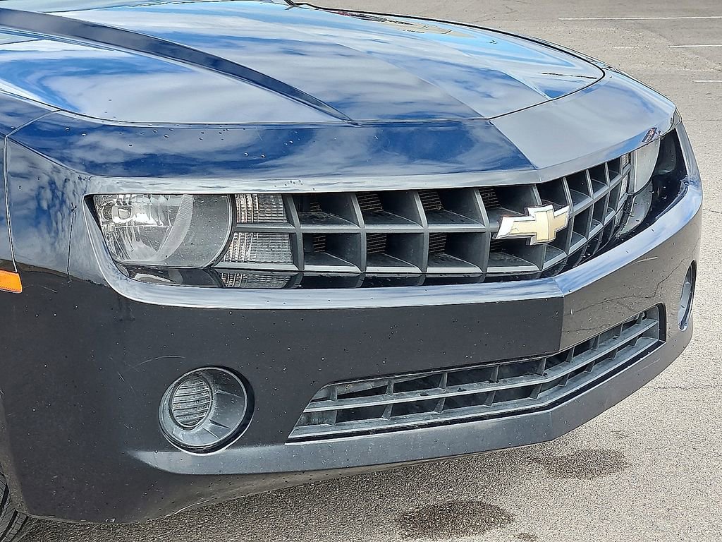 Used 2013 Chevrolet Camaro LS RWD image 7