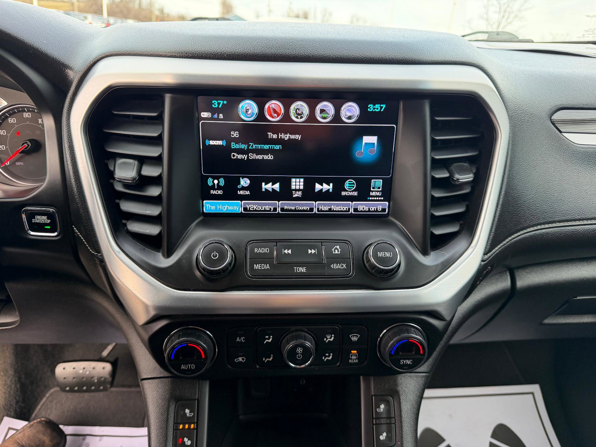 Used 2018 GMC Acadia SLT w/ LPO, Cargo Package image 20