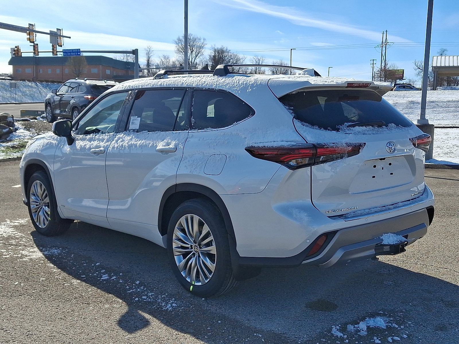 New 2026 Toyota Highlander Platinum image 3