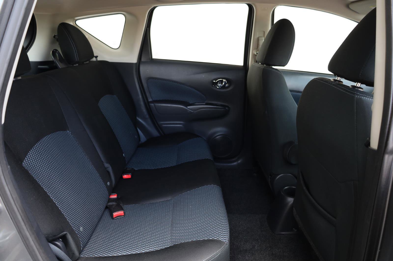 Used 2016 Nissan Versa Note SV FWD image 21