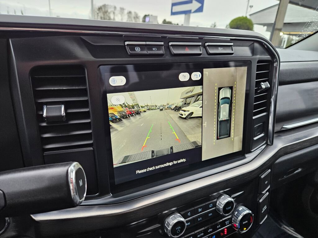 Used 2024 Ford F350 Lariat image 27