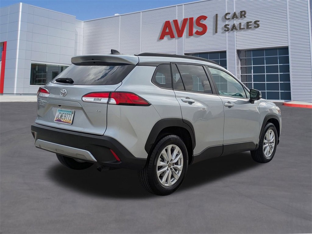 Used 2025 Toyota Corolla Cross LE image 6