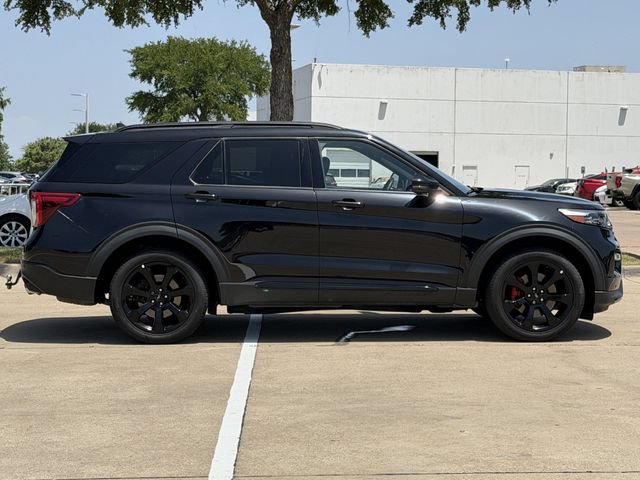 Used 2024 Ford Explorer ST w/ Equipment Group 401A AWD/4WD image 2