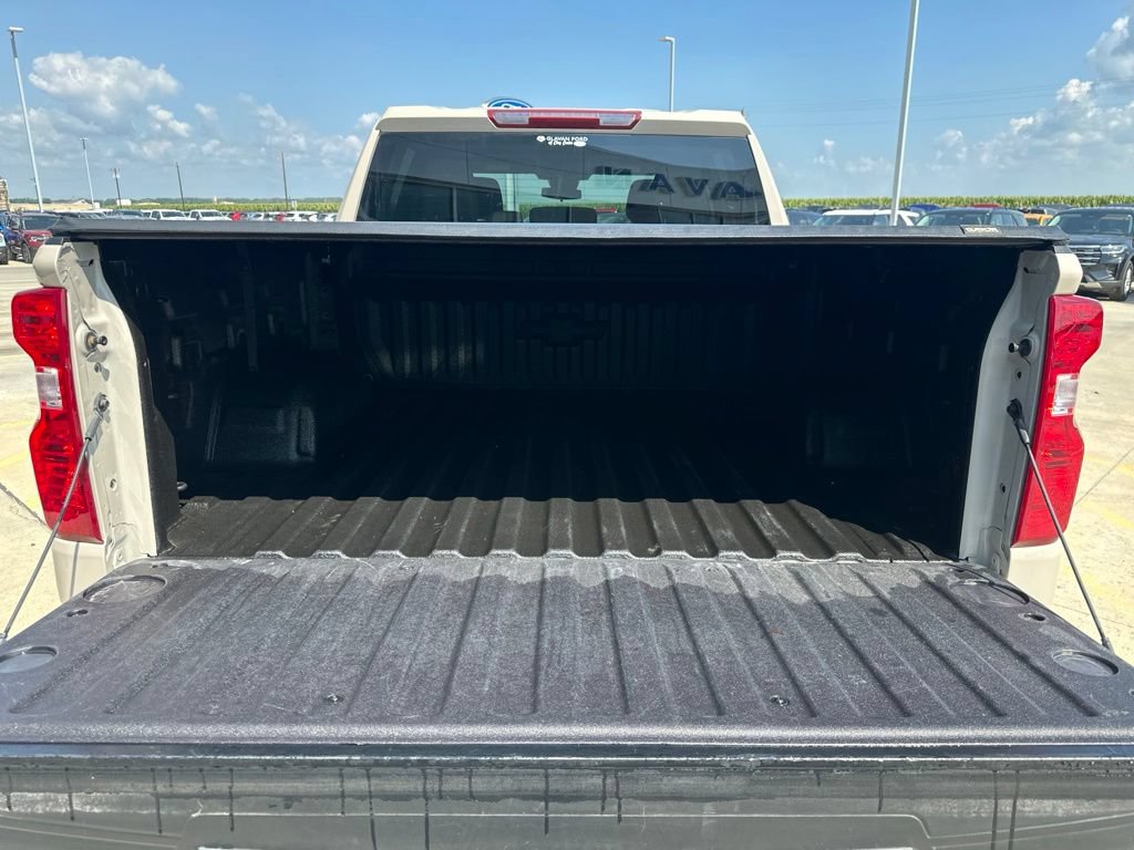 Used 2026 Chevrolet Silverado 1500 Custom Trail Boss w/ LPO, Dark Essentials Package AWD/4WD image 8
