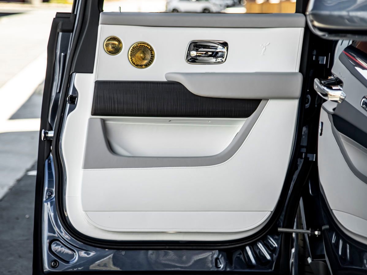 Certified 2024 Rolls-Royce Cullinan w/ Cullinan Package image 28