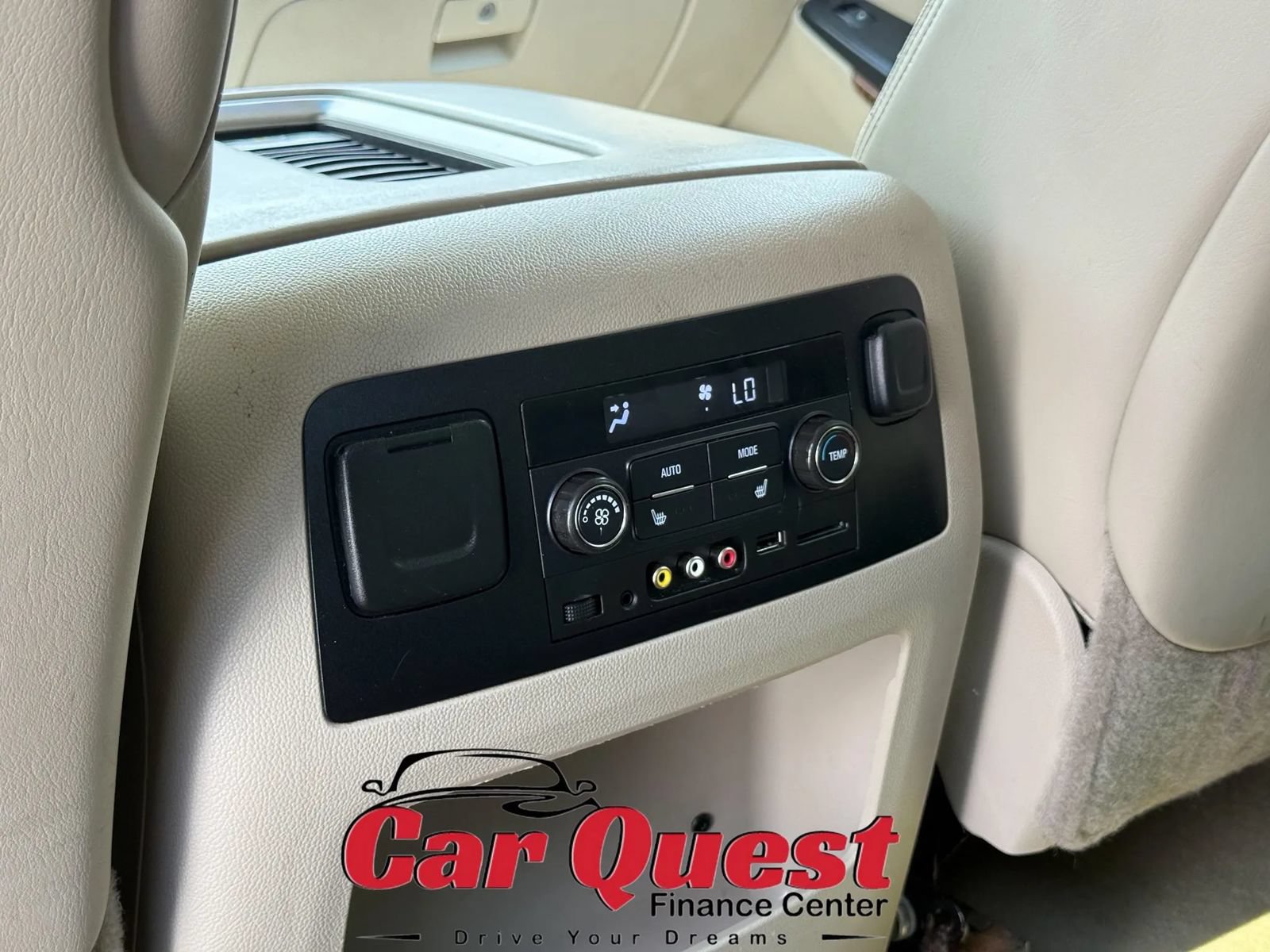 Used 2015 GMC Yukon Denali w/ Premium Package AWD/4WD image 14