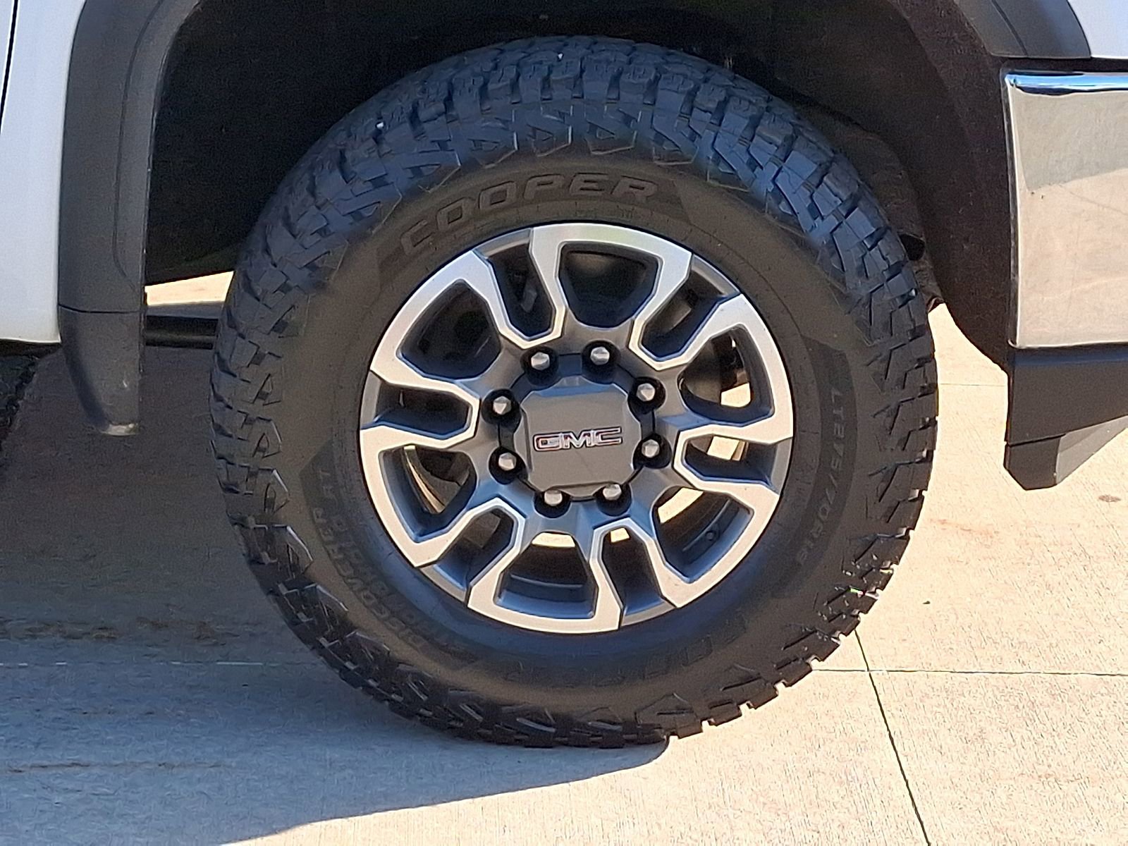Used 2021 GMC Sierra 3500 SLE w/ SLE Value Package AWD/4WD image 8