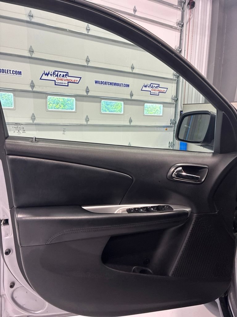 Used 2017 Dodge Journey SE w/ Flexible Seating Group FWD image 12