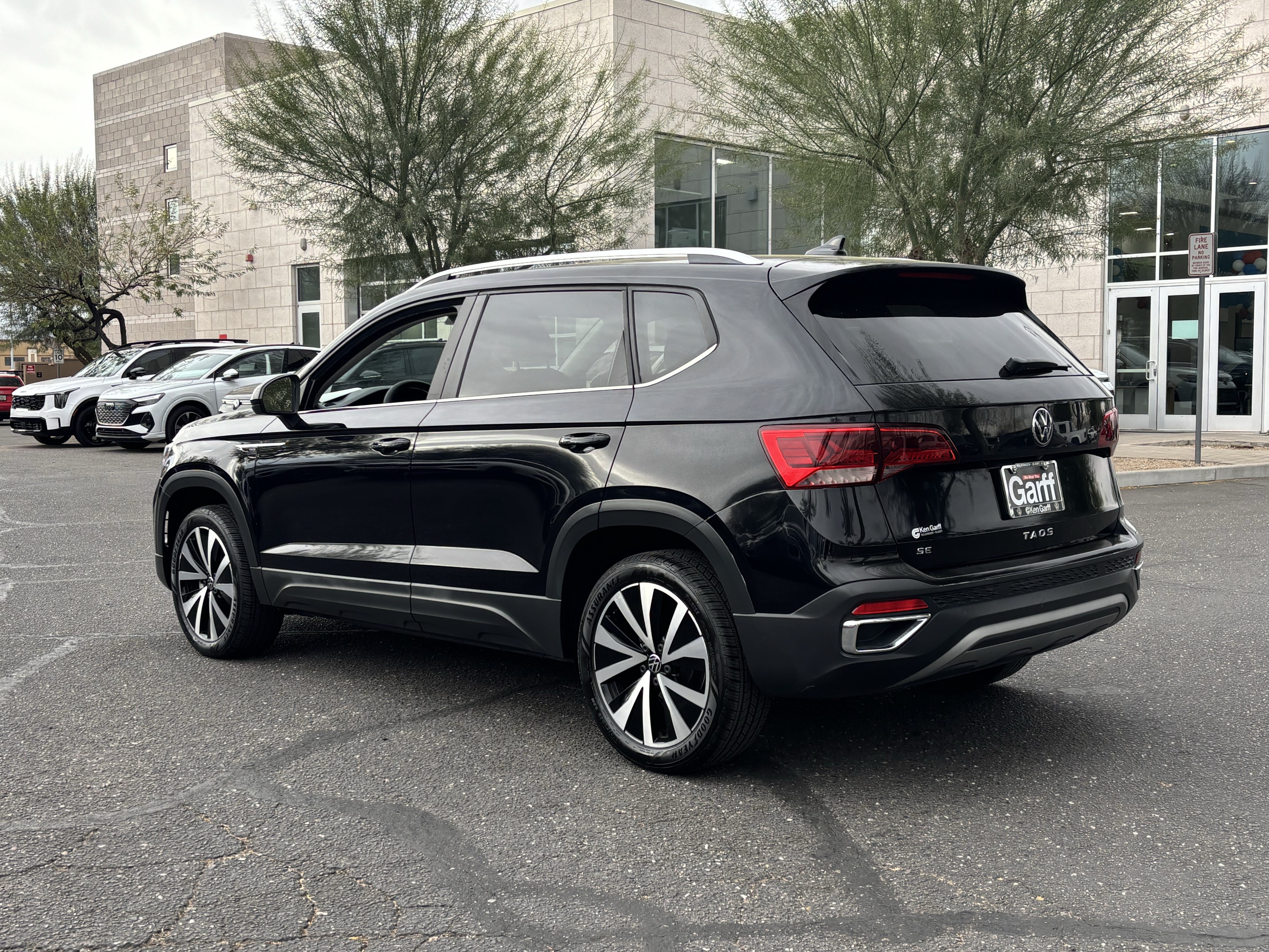 New 2026 Volkswagen Taos SE FWD image 3