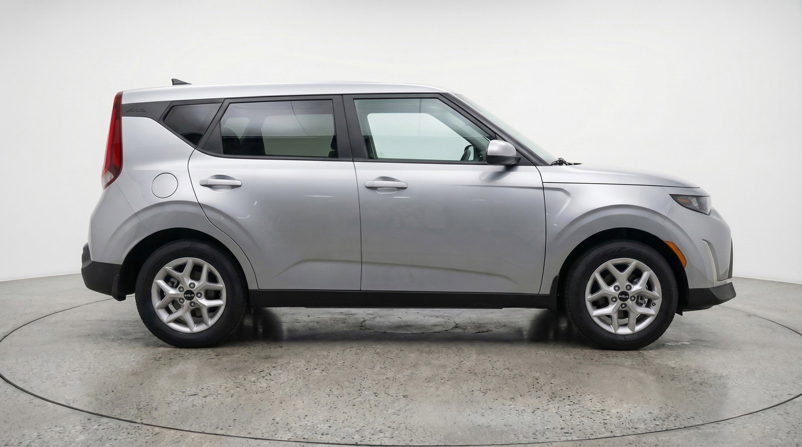 Used 2025 Kia Soul LX w/ LX Technology Package image 11
