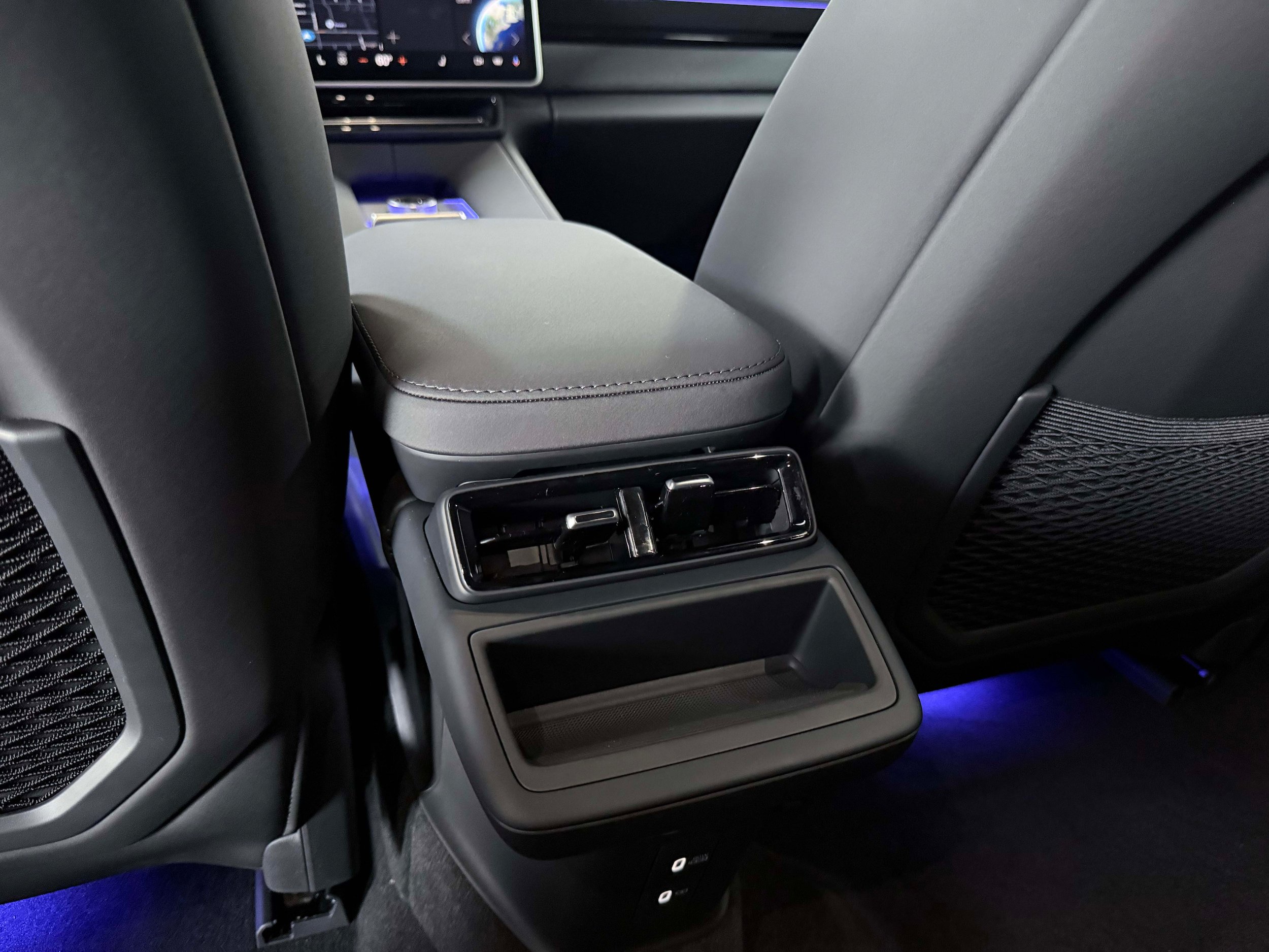 New 2026 Polestar Polestar 4 AWD/4WD image 17