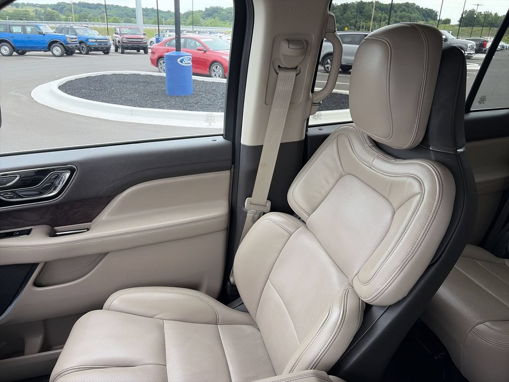Used 2024 Lincoln Navigator L Reserve w/ Monochromatic Package AWD/4WD image 25