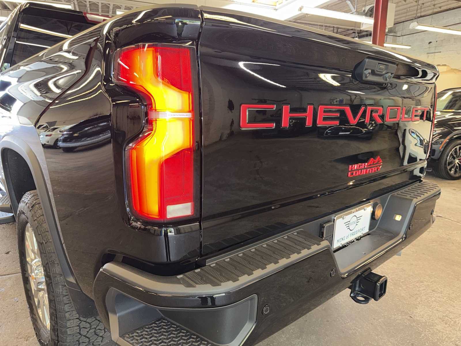 Used 2025 Chevrolet Silverado 2500 High Country w/ High Country Premium Package AWD/4WD image 26