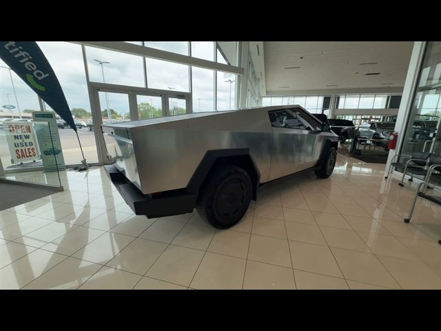 Used 2024 Tesla Cybertruck AWD Crew Cab image 8