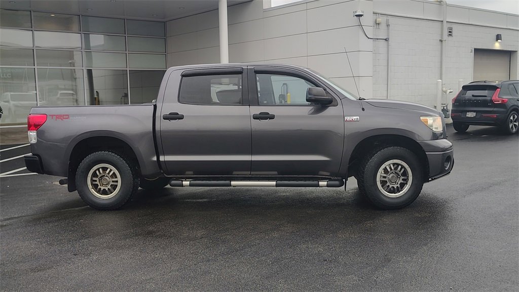 Used 2011 Toyota Tundra 4x4 CrewMax image 2
