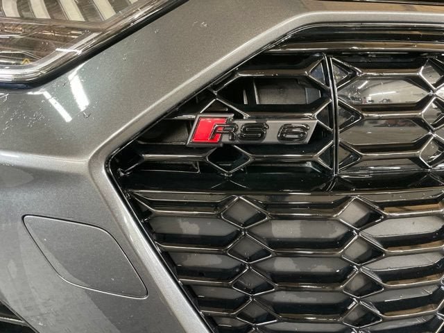 Used 2022 Audi RS 6 AWD/4WD image 3