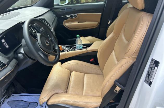 Used 2025 Volvo XC90 B6 Ultra w/ Protection Package AWD/4WD image 3