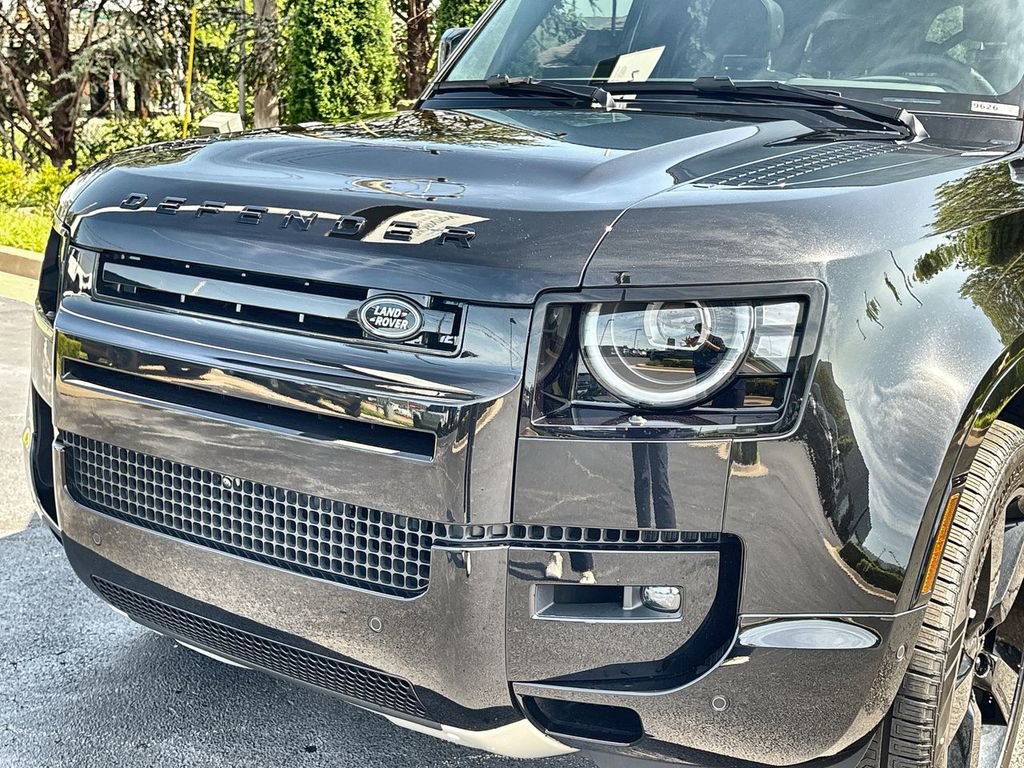 New 2026 Land Rover Defender 130 V8 AWD/4WD image 9