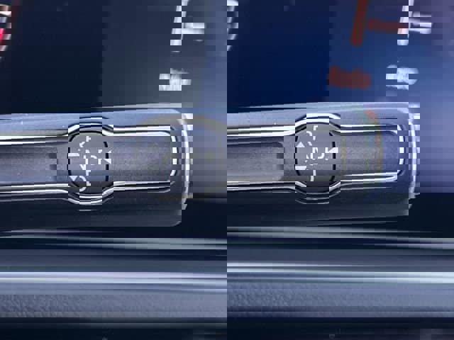 Used 2025 Mercedes-Benz GLE 450e 4MATIC image 19