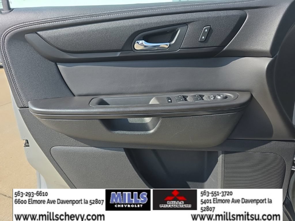 Used 2017 Chevrolet Traverse LT FWD image 14