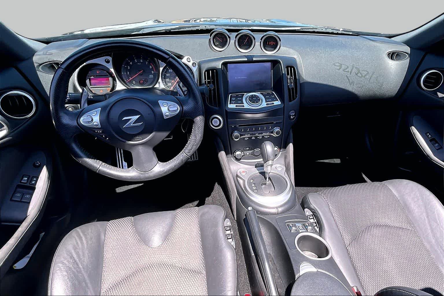 Used 2018 Nissan 370Z Touring Sport RWD image 15