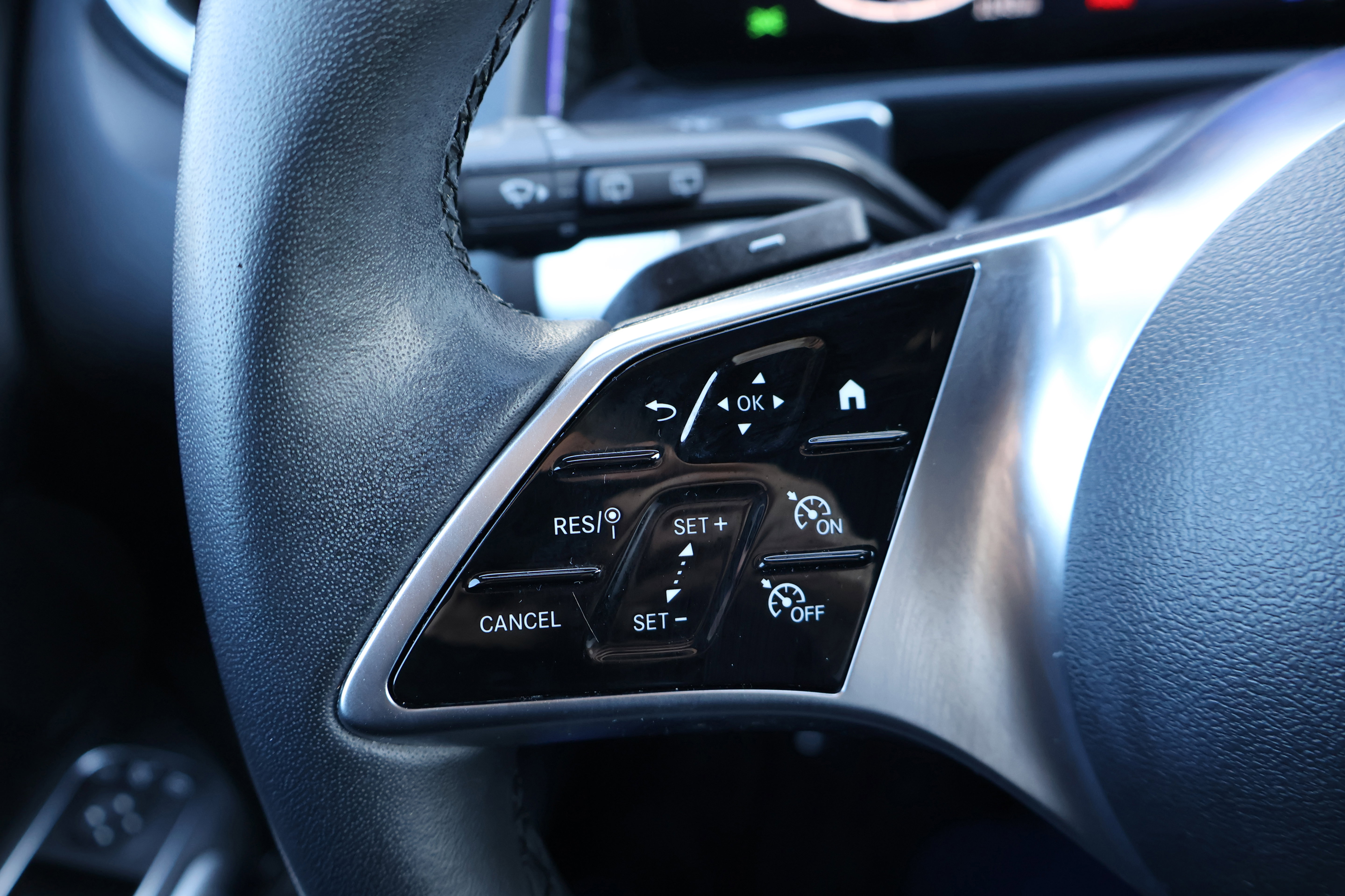 Certified 2024 Mercedes-Benz GLB 250 image 31