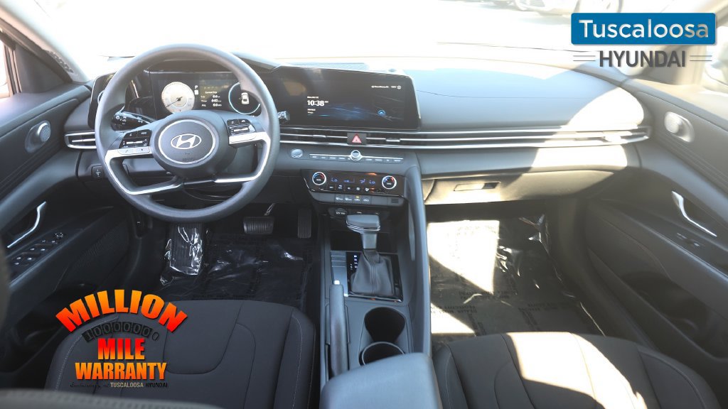 Used 2024 Hyundai Elantra SEL FWD image 25