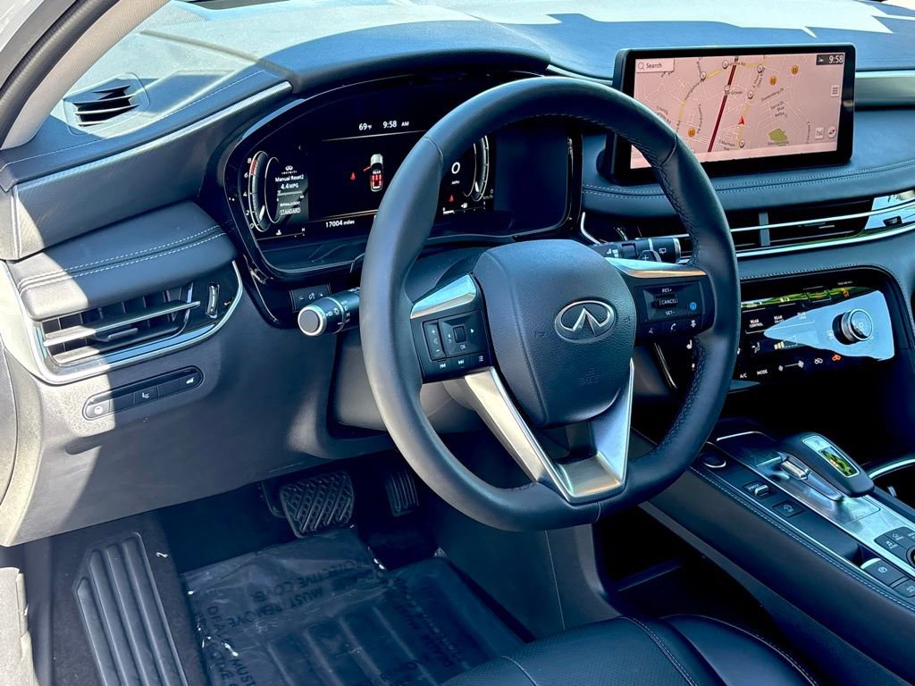 Certified 2025 INFINITI QX60 Luxe w/ Vision Package FWD image 17