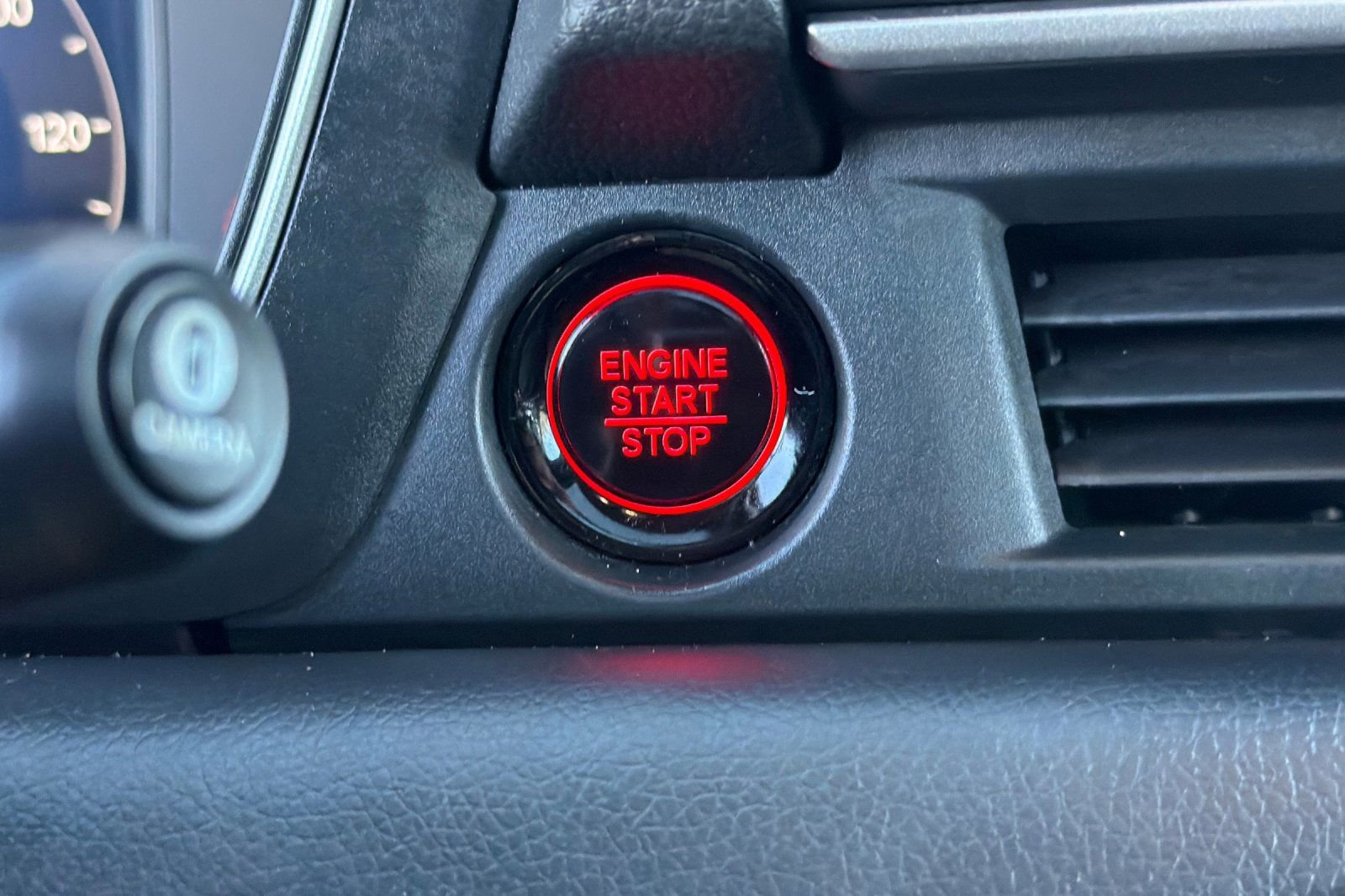 Used 2023 Honda Pilot Elite image 32