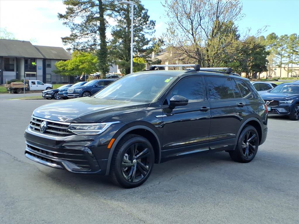Used 2024 Volkswagen Tiguan SE R-Line FWD image 9