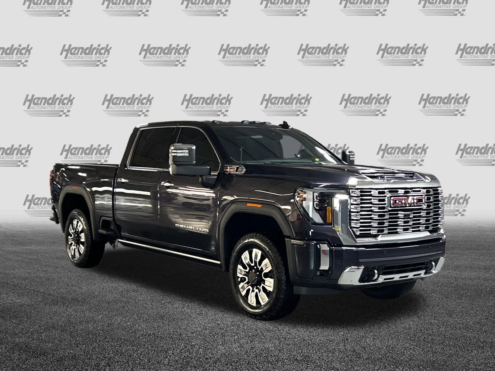 Used 2026 GMC Sierra 2500 Denali w/ Denali Reserve Package AWD/4WD image 2