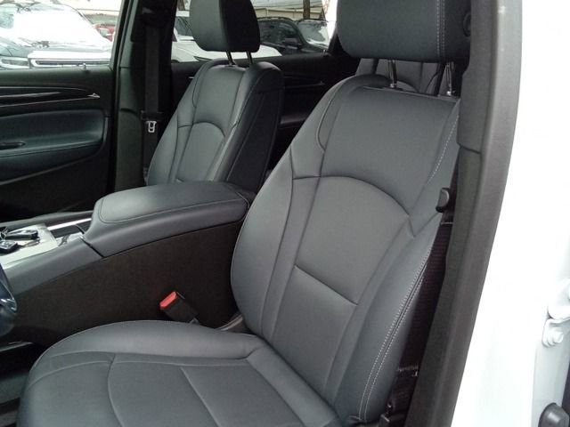 Used 2024 Buick Enclave Essence w/ Experience Buick Package image 4